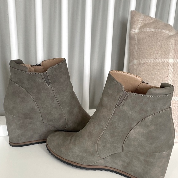 Naturalizer Soul Wedge Bootie - Picture 3 of 10